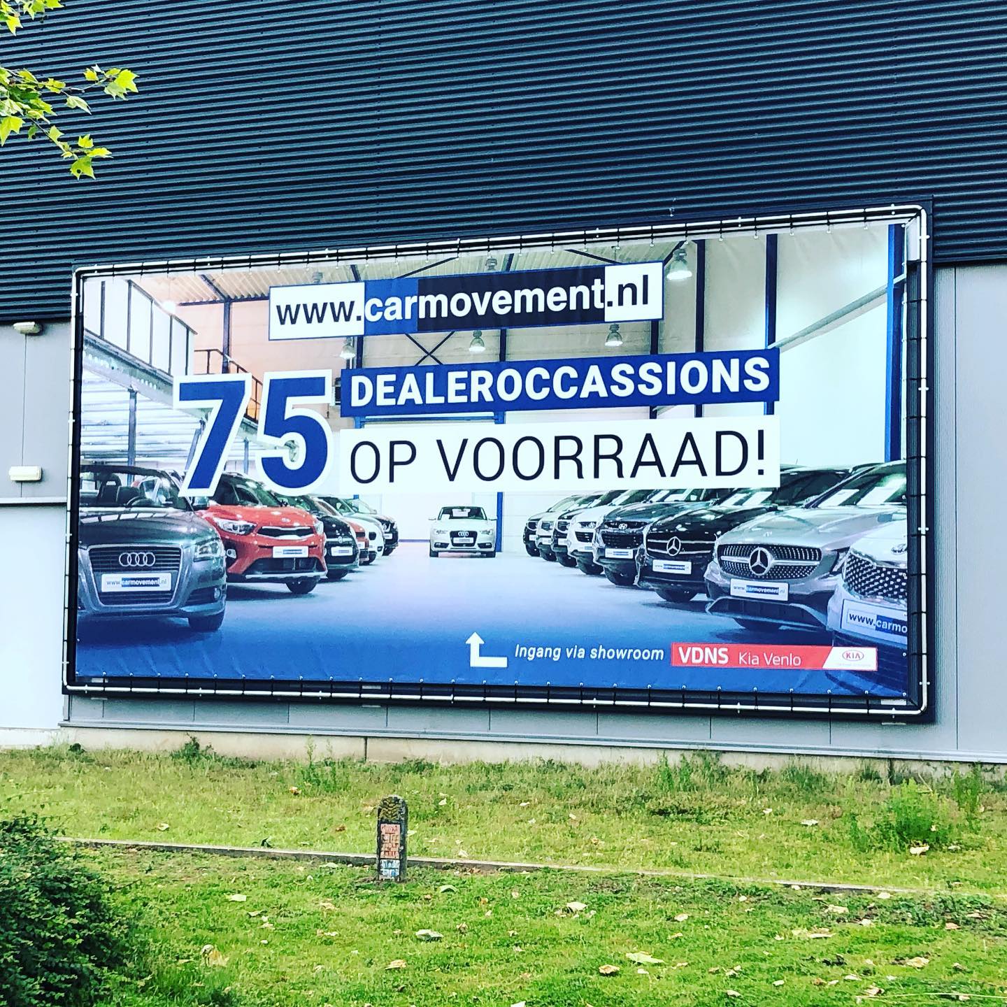 Sinds vandaag ons prachtig spandoek geplaatst😊 • • #carmovement #venlo...