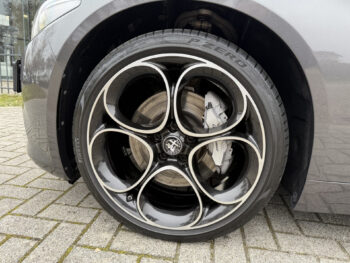 45219432-alfa-romeo-giulia-2022