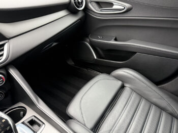 45219432-alfa-romeo-giulia-2022