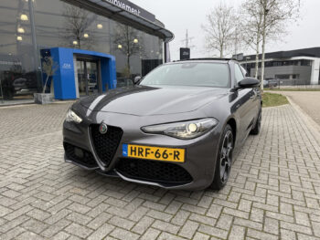 45219432-alfa-romeo-giulia-2022