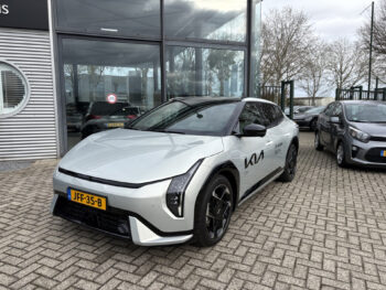 49621849-kia-ev4-fastback-2025