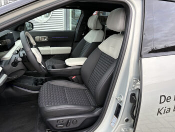 49621849-kia-ev4-fastback-2025