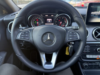 50286208-mercedes-benz-cla-klasse-2017