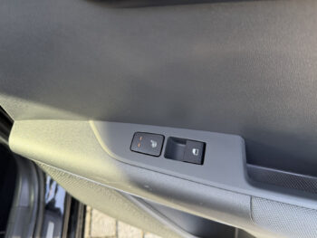 50466709-kia-niro-2022