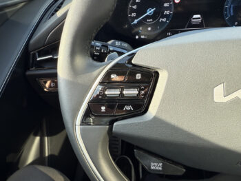 50466709-kia-niro-2022