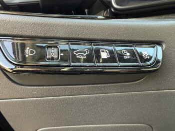 50466709-kia-niro-2022