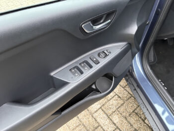 50572861-kia-stonic-2026