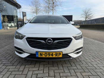 50685430-opel-insignia-2018
