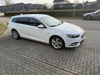 50685430-opel-insignia-2018