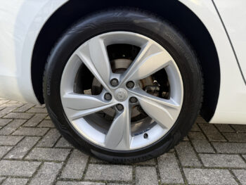 50685430-opel-insignia-2018