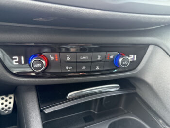 50685430-opel-insignia-2018