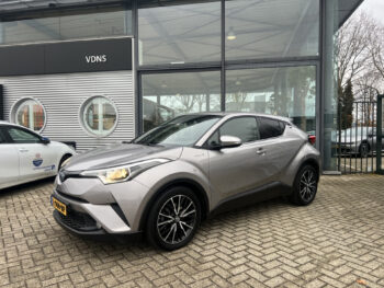 50796525-toyota-c-hr-2017