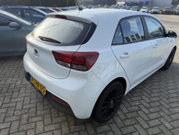 50813656-kia-rio-2017