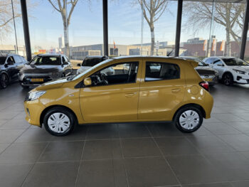 51022090-mitsubishi-space-star-2024