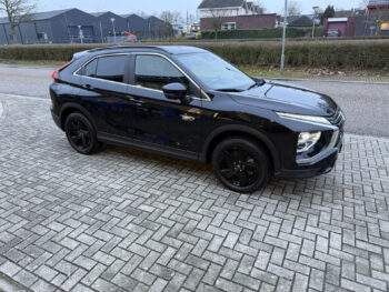 51081107-mitsubishi-eclipse-cross-2023