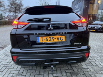 51081107-mitsubishi-eclipse-cross-2023