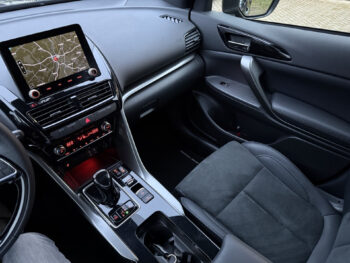 51081107-mitsubishi-eclipse-cross-2023