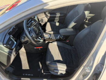 51103293-kia-ceed-sportswagon-2025