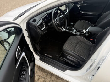 51112299-kia-ceed-sportswagon-2024