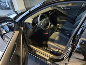 51112302-kia-niro-ev-2025