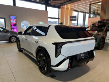 51235600-kia-ev4-2026