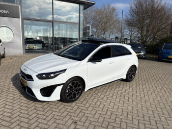 51432453-kia-ceed-2022