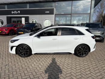 51432453-kia-ceed-2022