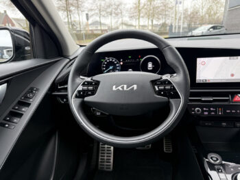 51536631-kia-niro-2022