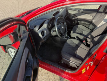 51652962-toyota-yaris-2018