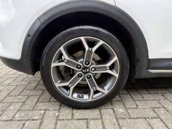 51704745-kia-xceed-2020