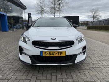 51704745-kia-xceed-2020