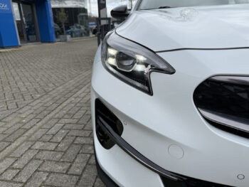 51704745-kia-xceed-2020