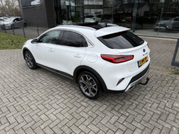 51704745-kia-xceed-2020