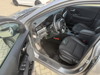 51705956-kia-niro-2022