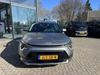 51728883-kia-niro-2025