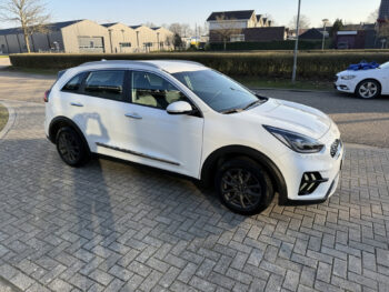 51766882-kia-niro-2021