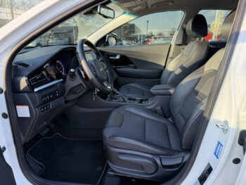 51766882-kia-niro-2021