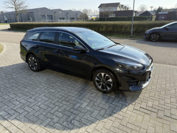 51799274-kia-ceed-sportswagon-2022