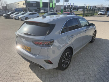 51829711-kia-ceed-2025