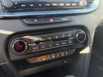 51829711-kia-ceed-2025