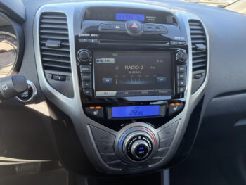 51829799-hyundai-ix20-2017