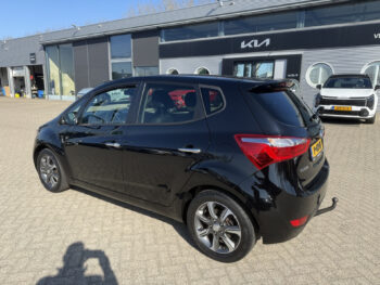 51829799-hyundai-ix20-2017