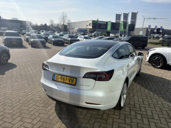 51853142-tesla-model-3-2019