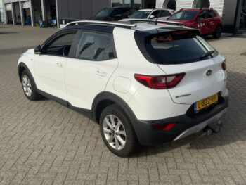 51867863-kia-stonic-2021