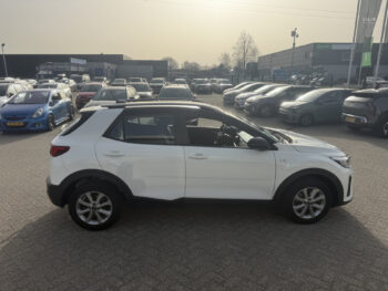 51867863-kia-stonic-2021