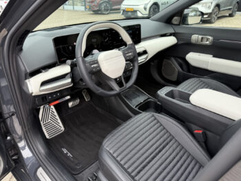 52110078-kia-ev4-2025