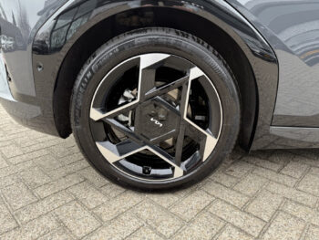 52110078-kia-ev4-2025