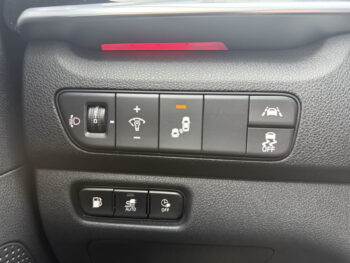 52117204-kia-niro-2022