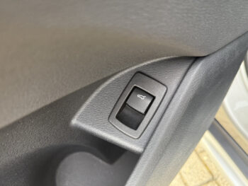 52120374-bmw-x1-2017