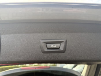 52120374-bmw-x1-2017